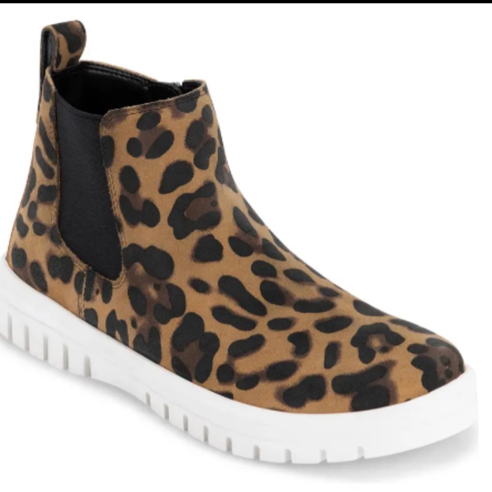 Blondo Flora Waterproof Sneaker Cheetah Pattern